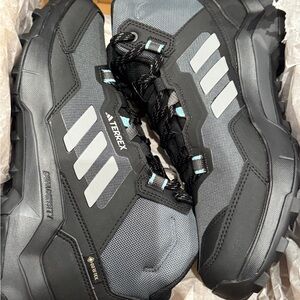 Adidas Terrex Black and Gray uni-sex Hiking Shoes